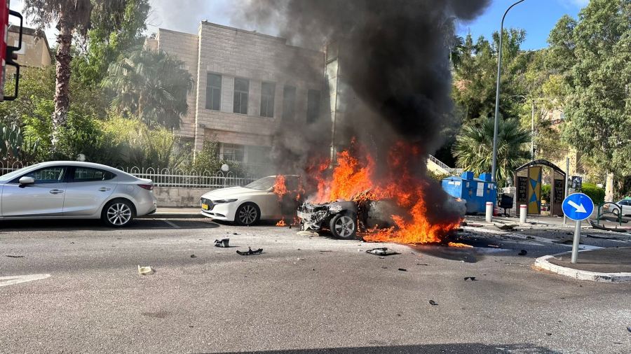 حيفا : إندلاع حريق في سيارتين